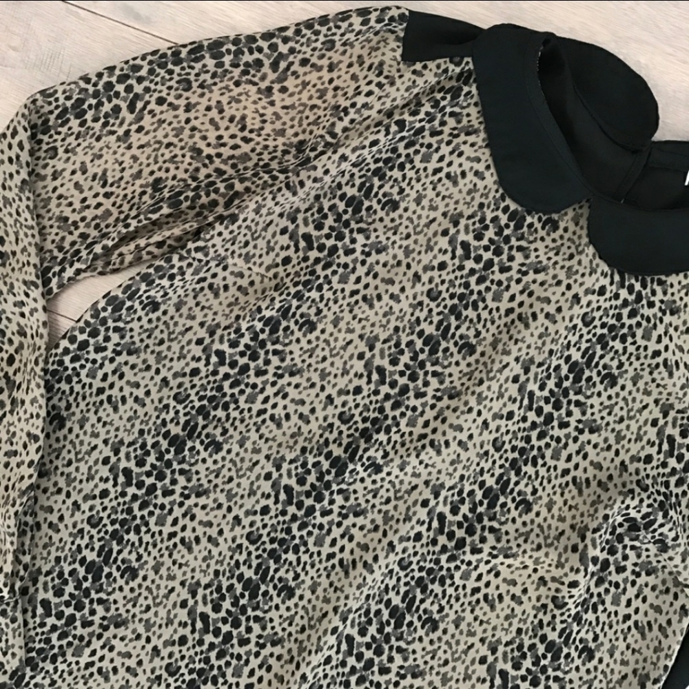 Leopard Pattern Blouse With Collar Small - Picture 2 of 4
